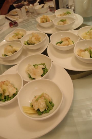 蜜糖豆仁蝦油炒琵琶蝦球