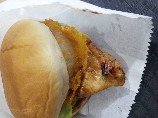 墨西哥风味烤鸡肉汉堡