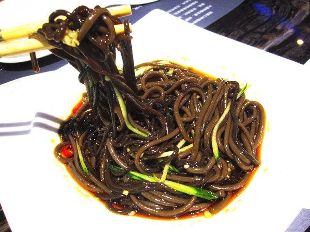 酸菜蕨根粉