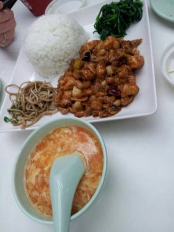 宫保鸡丁盖饭