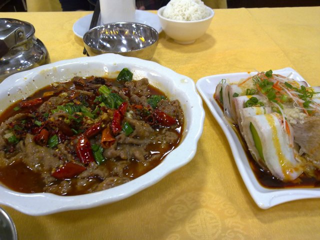 水煮牛肉和蒜泥白肉