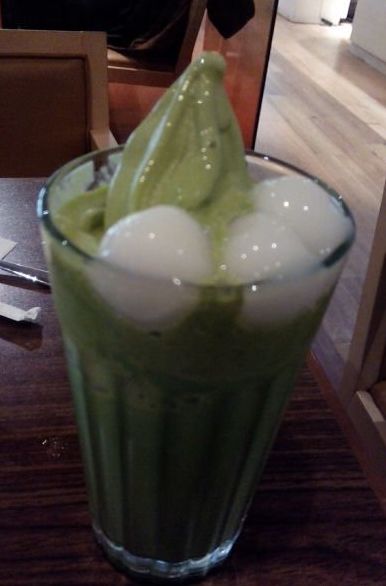 抹茶雪顶白玉拿铁