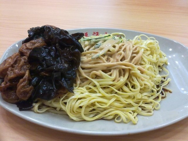 面筋木耳冷面