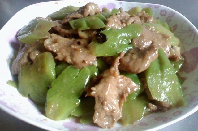 苦瓜炒肉片
