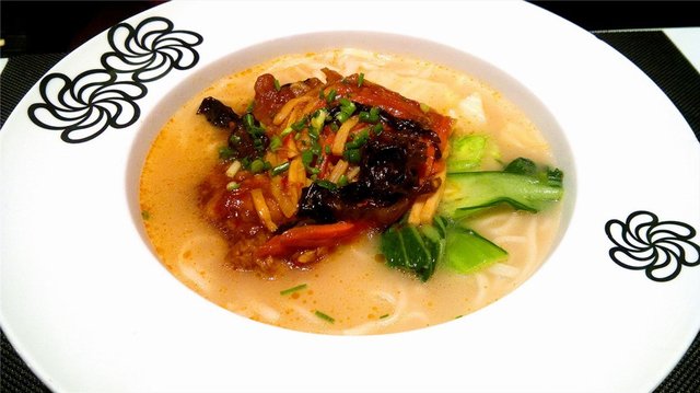 川辣鱼香肉丝面