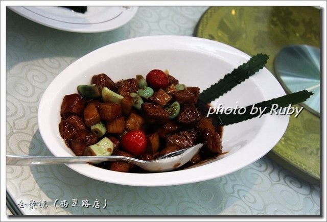 腊八蒜炒鸭粒