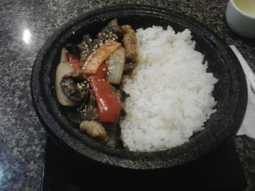 牛肉石锅拌饭