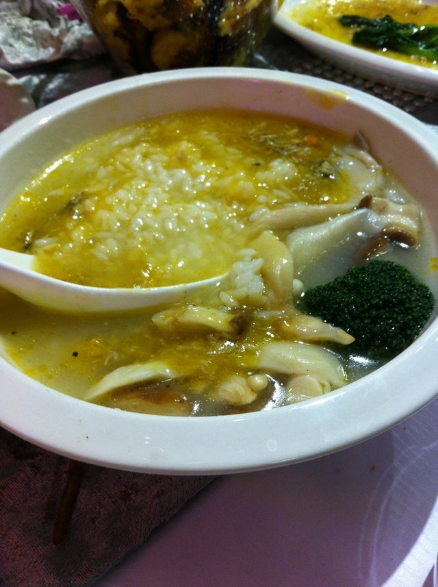 蟹粉菌菇泡饭