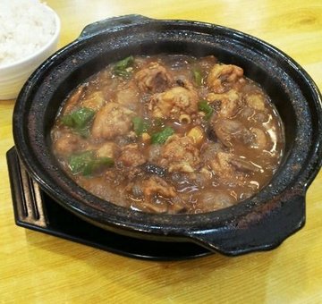 黄焖鸡米饭