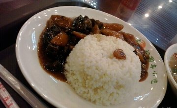 牛肉炖土豆盖饭