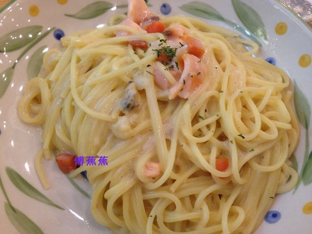 三文鱼奶油海鲜面