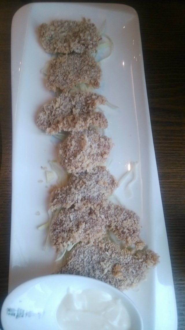 酥皮牛柳配沙拉酱