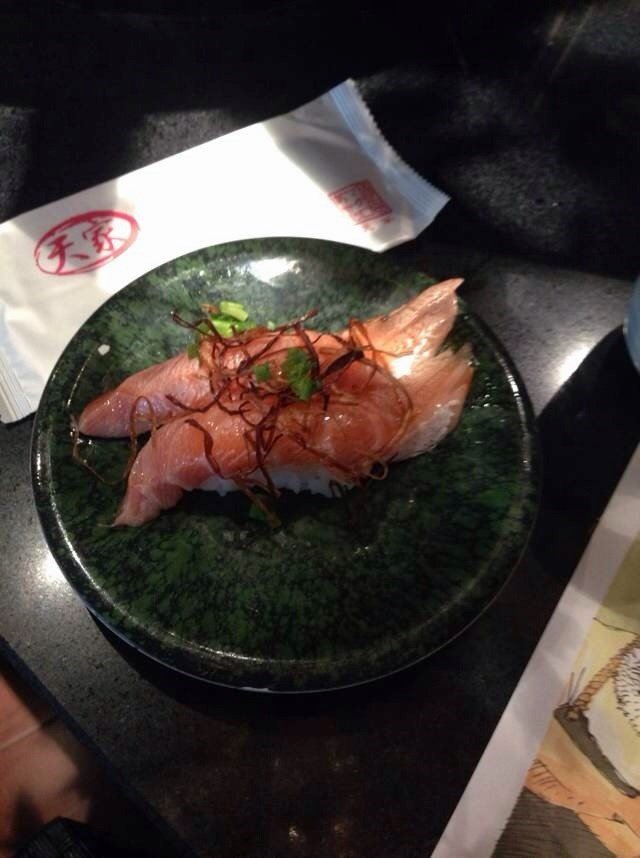 三文鱼腩寿司