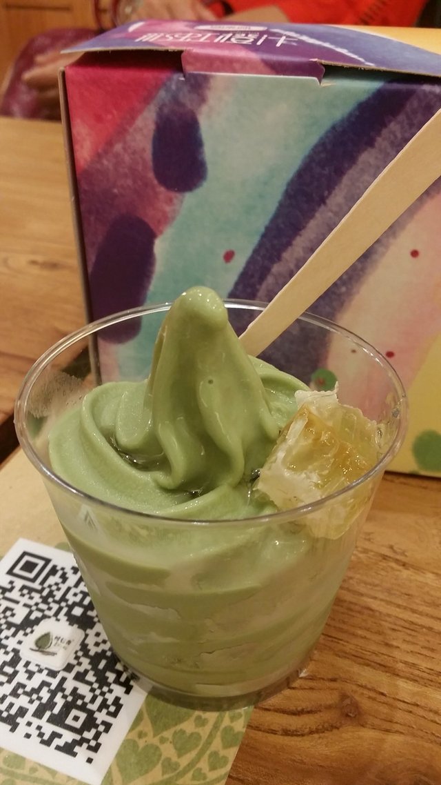 蜂巢配抹茶冰淇淋