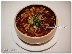 碗碗冒鸭肠