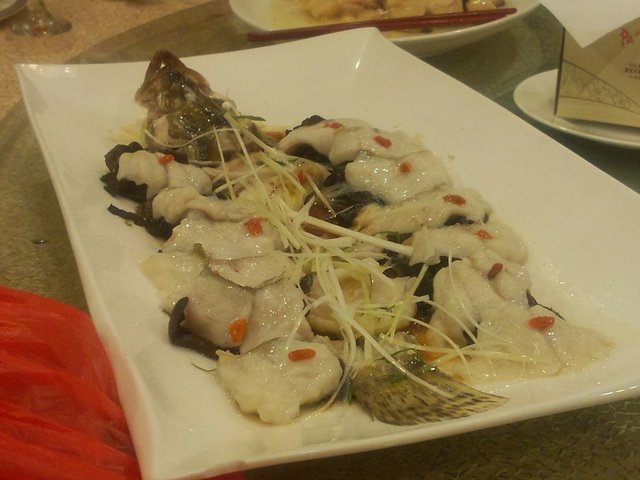 起了骨再蒸鱼，非常美味