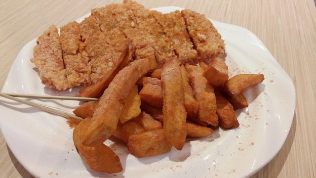 招牌鸡排和甘梅地瓜条