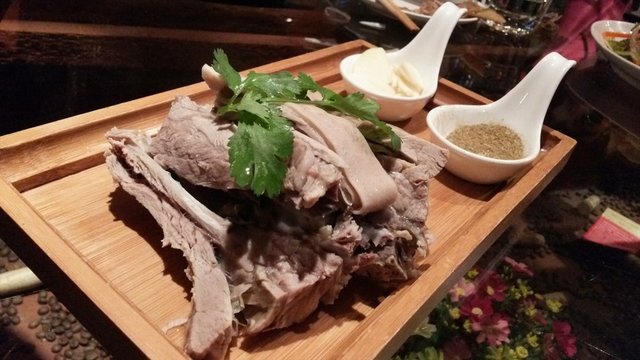秘制烤羊腿