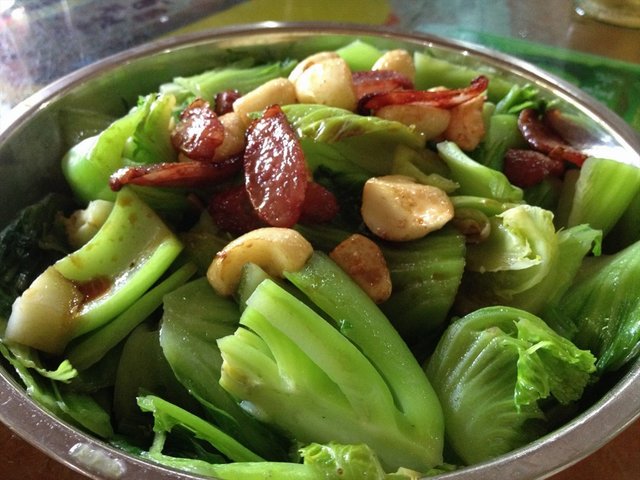 腊味炒水冬芥菜