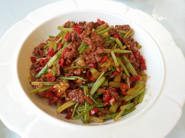小炒黄牛盖锅巴