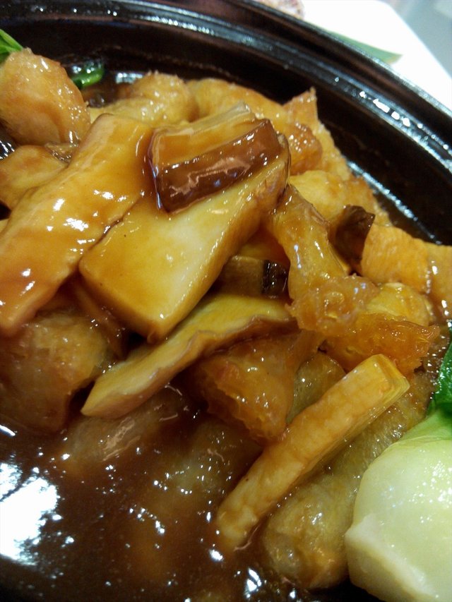 鲍汁珍菌炆蹄筋