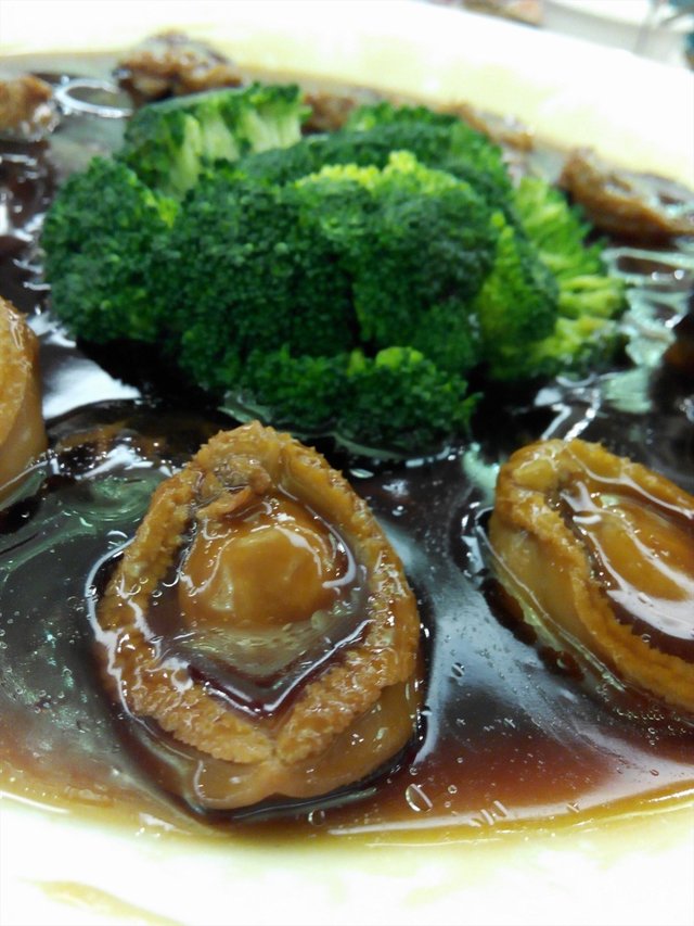 蚝皇花菇扣原只鲍鱼