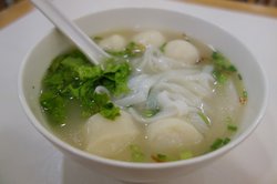 潮州鱼丸河粉汤