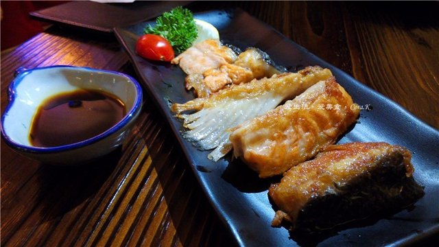 盐烧三文鱼骨腩