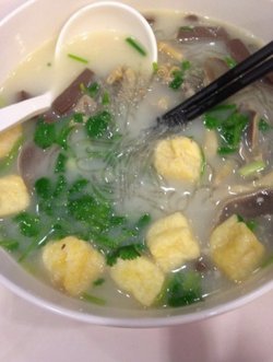 鸭血粉丝汤