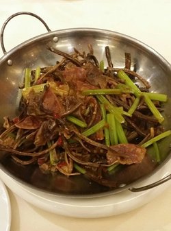干锅茶树菇