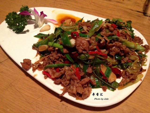 羊肉嫩嫩的，稍有些辣，可以接受的范围。