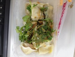 淋上麻酱，撒上香菜，美味啊