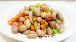 冷菜我看便宜点的， 花生卤的挺入味、