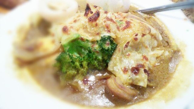 味道淡淡的， 不咸微甜很下饭， 挺意外表面一层可以拉出丝、