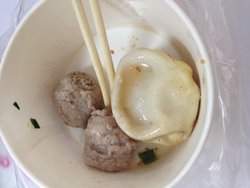 很赞的，汤汁鲜美，皮酥脆，馅料很大。