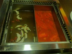 鸳鸯锅底拼三鲜锅底