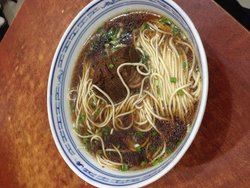 价格蛮贵，但是羊肉很入味，还是值得的。