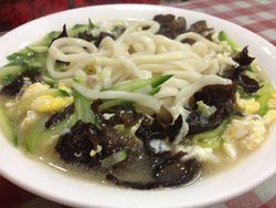 鸡蛋木耳黄瓜打卤面
