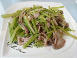 土芹爆肚条