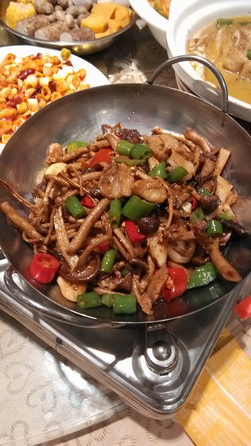 干锅茶树菇
