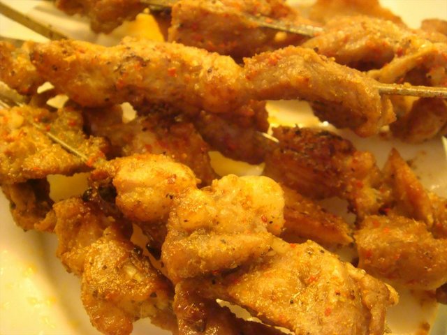 铁钎子大串烤羊肉串