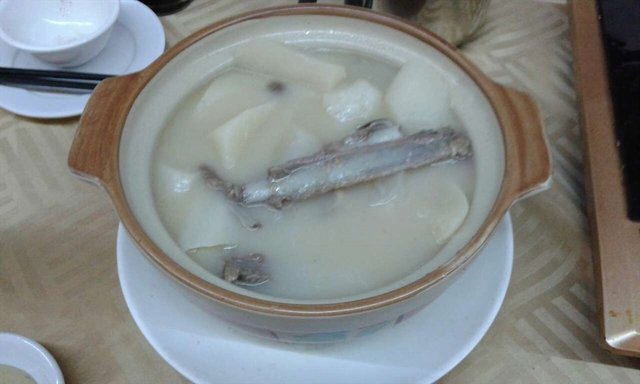 羊排煲淋白萝卜
