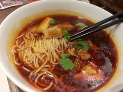 香辣牛杂米线