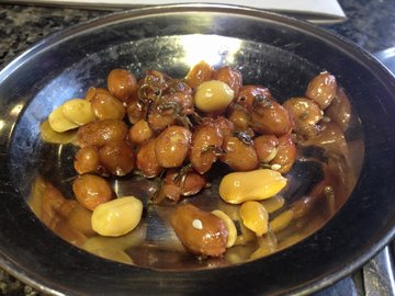 小鱼拌花生