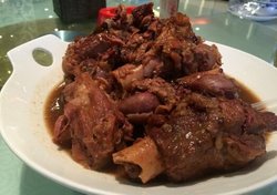 酱肘子