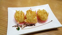 没想到泰国餐厅榴莲酥里的榴莲可以这么差劲啊，味道很淡！