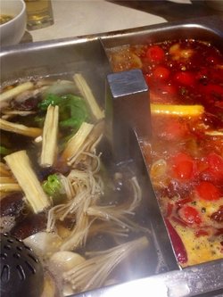 菌汤拼无渣鸳鸯锅底