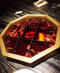 九宫格牛油锅底