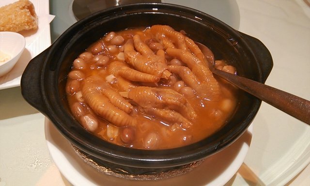 花生鸡脚煲