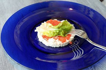 珍宝蟹土豆沙拉配蟹籽